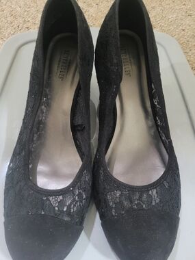 Seychelles Black Lace Cap-Toe Flats